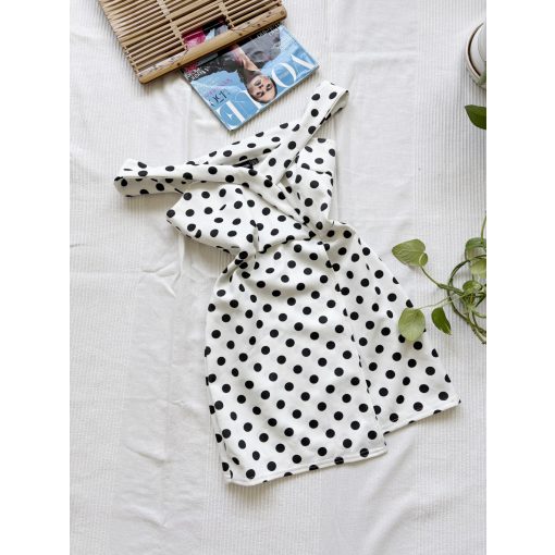 Prettylittlething pöttyös miniruha